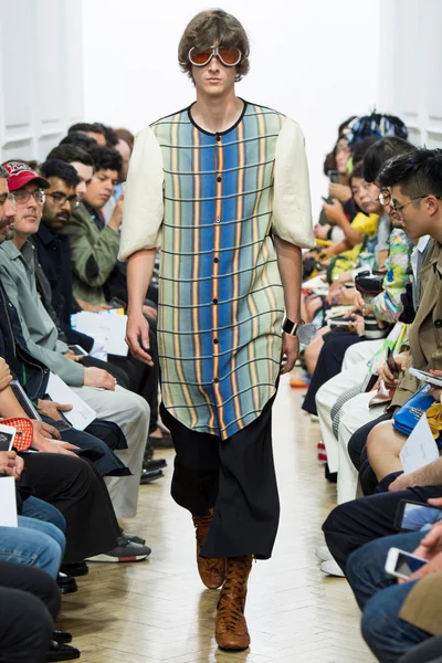 Look 11